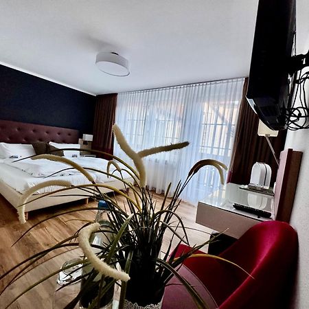 Flair Hotel Vier Jahreszeiten Bad Urach Bagian luar foto