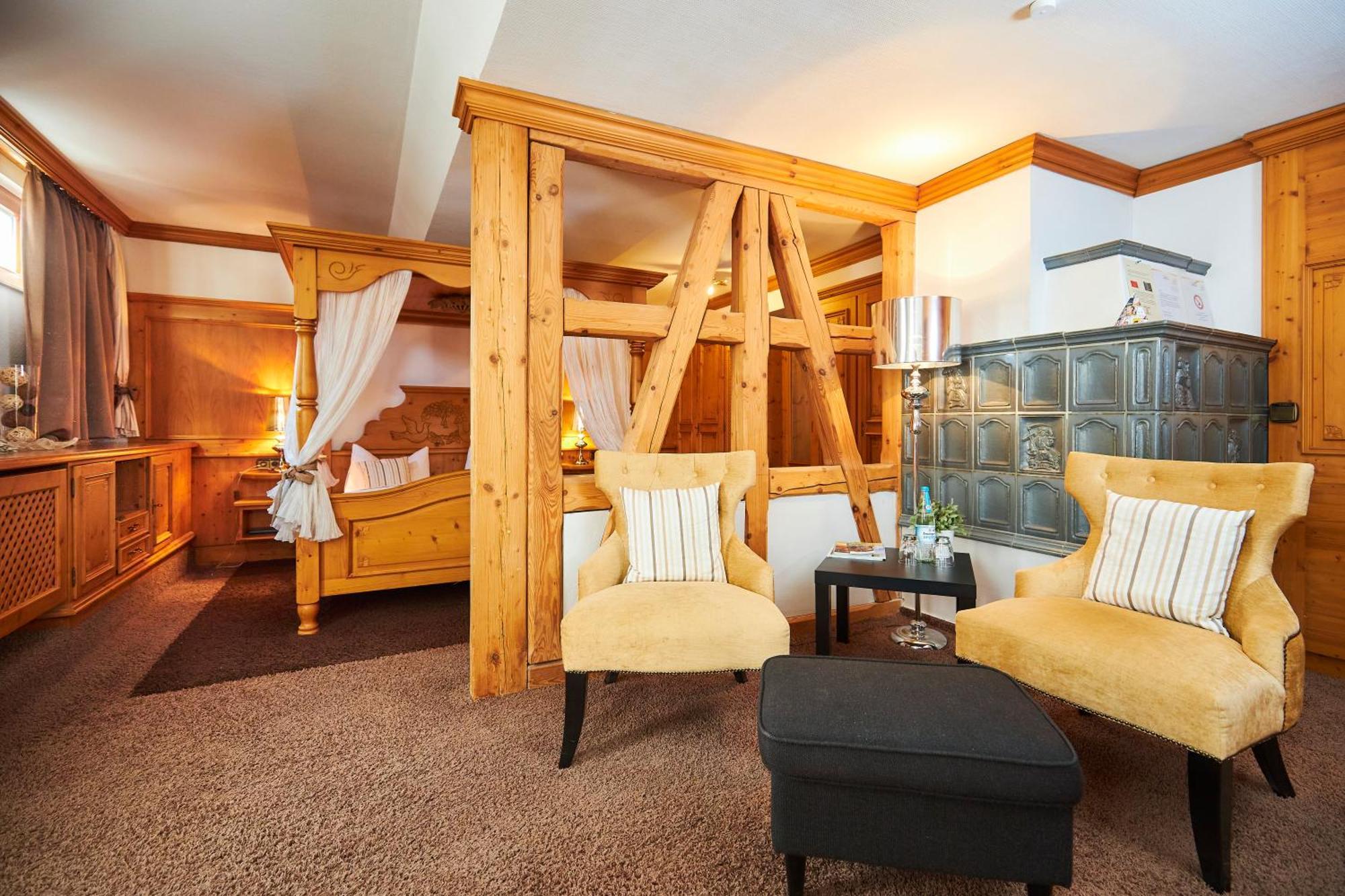 Flair Hotel Vier Jahreszeiten Bad Urach Bagian luar foto