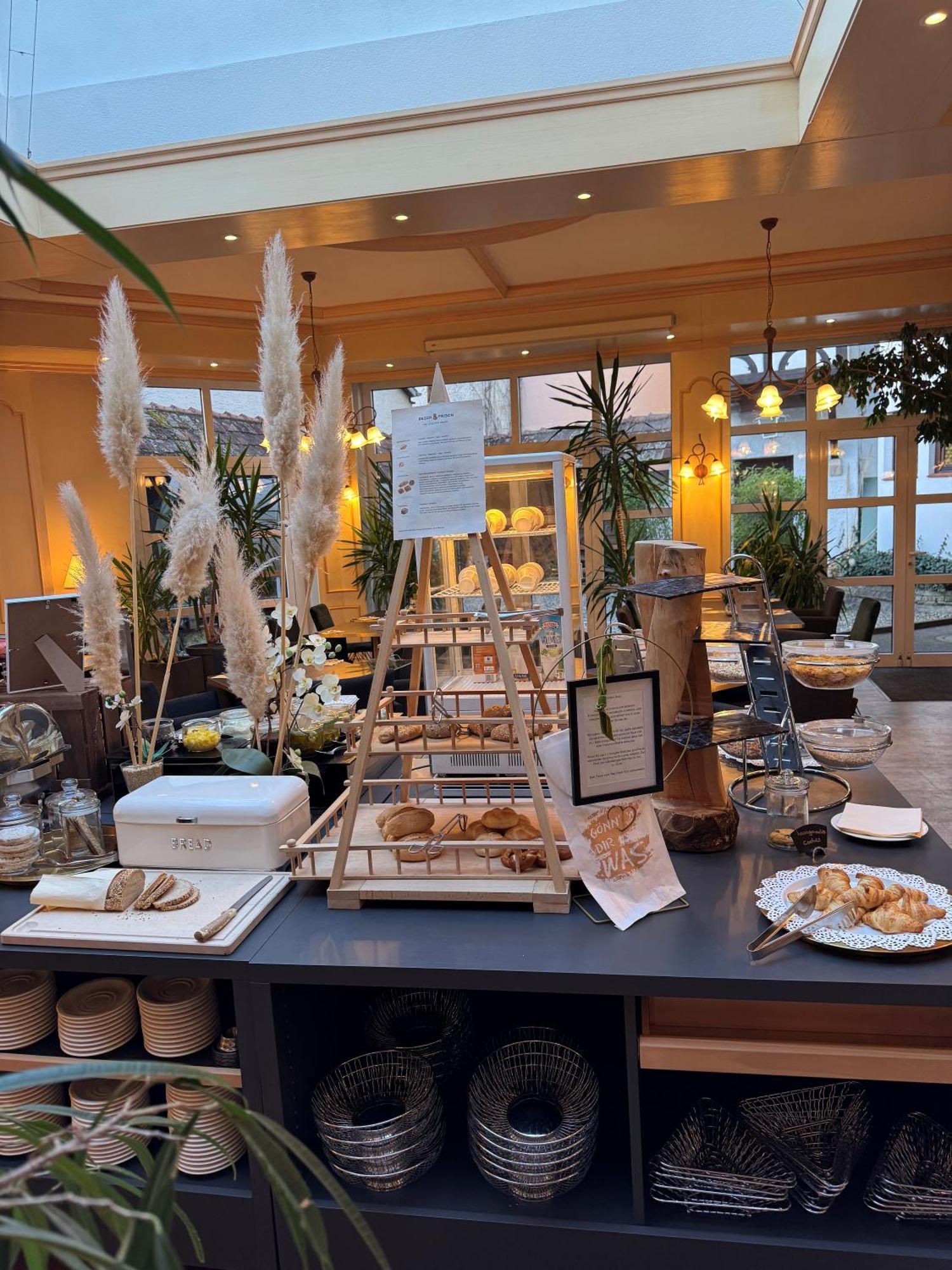 Flair Hotel Vier Jahreszeiten Bad Urach Bagian luar foto