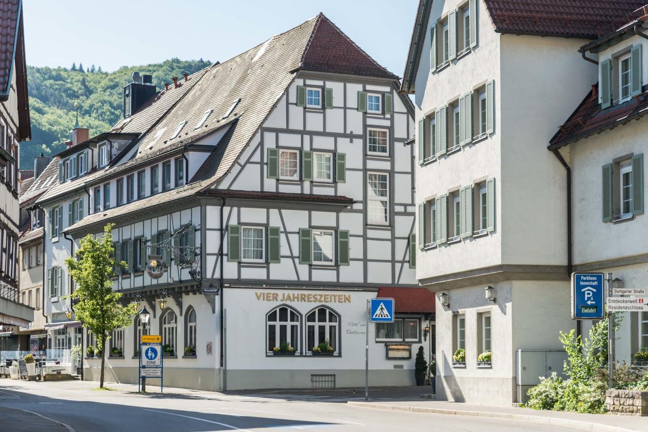 Flair Hotel Vier Jahreszeiten Bad Urach Bagian luar foto