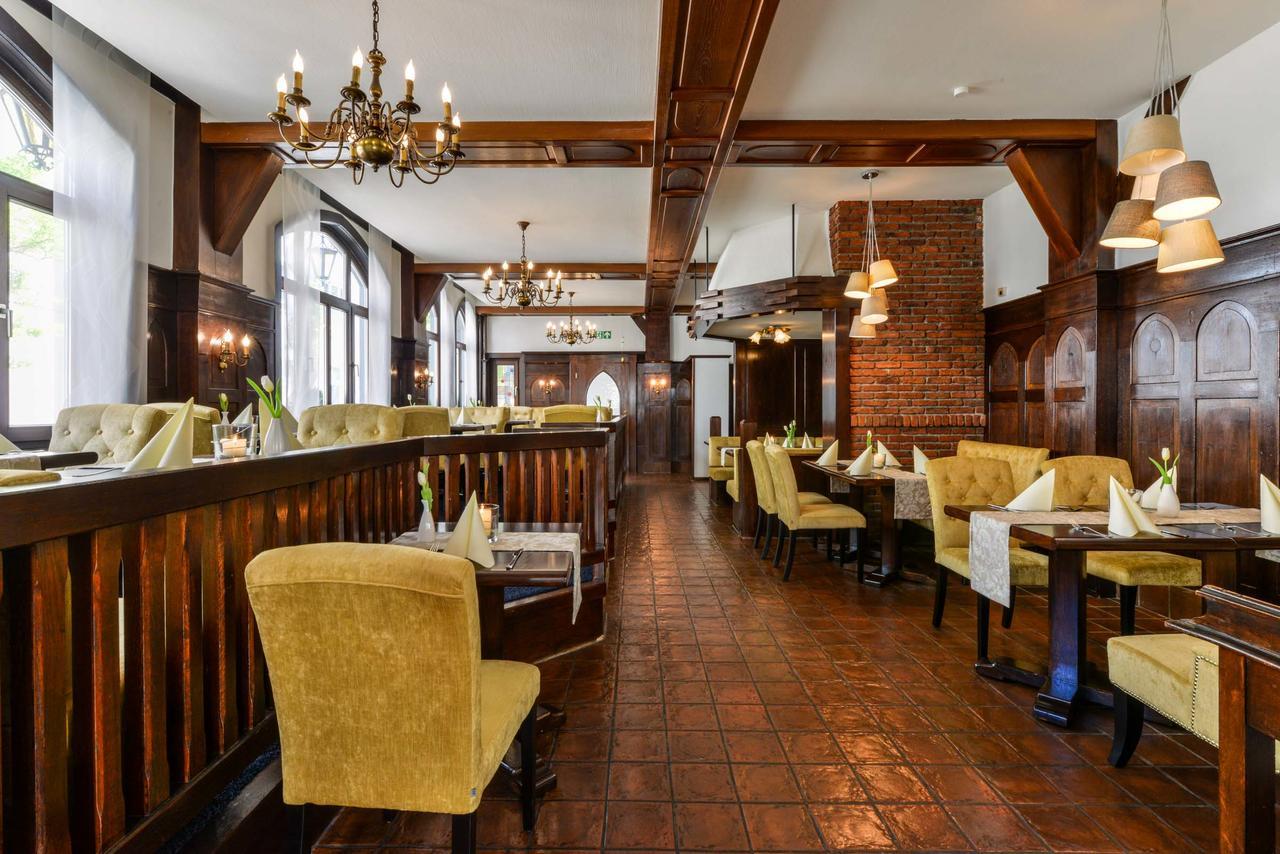 Flair Hotel Vier Jahreszeiten Bad Urach Bagian luar foto