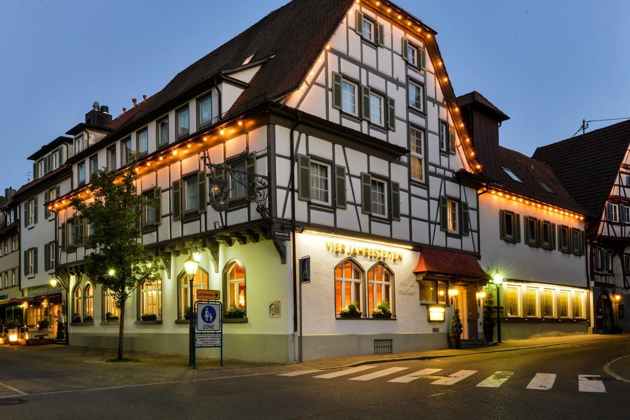 Flair Hotel Vier Jahreszeiten Bad Urach Bagian luar foto