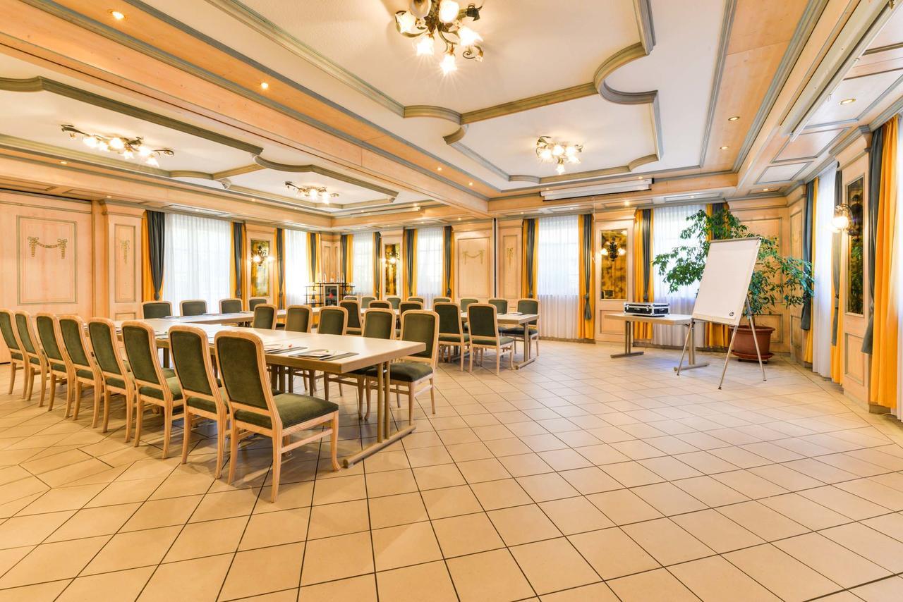 Flair Hotel Vier Jahreszeiten Bad Urach Bagian luar foto