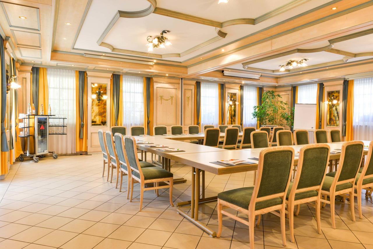 Flair Hotel Vier Jahreszeiten Bad Urach Bagian luar foto
