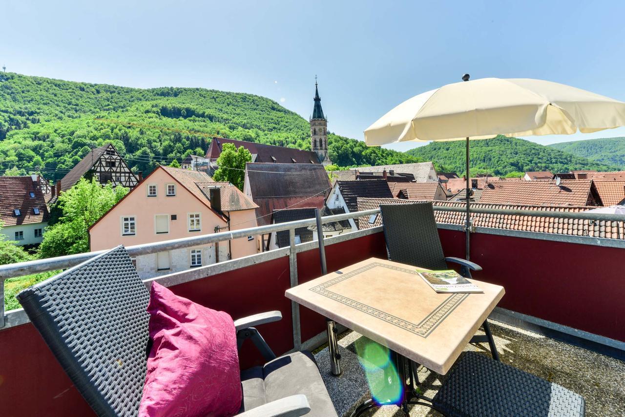 Flair Hotel Vier Jahreszeiten Bad Urach Bagian luar foto